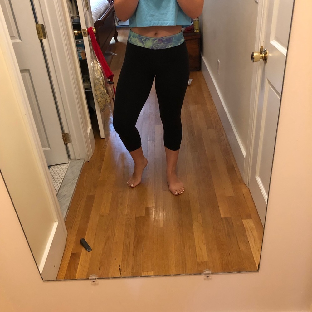 Ivivva Rhythmic reversible cropped leggings
